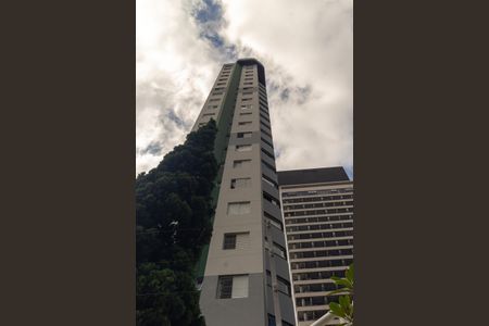 Apartamento para alugar com 98m², 2 quartos e 2 vagas Apartamento para alugar com 98m², 2 quartos e 2 vagasFachada do Prédio
