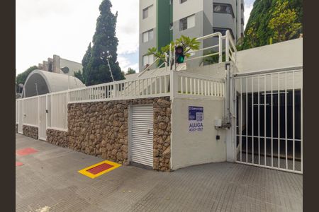 Apartamento para alugar com 98m², 2 quartos e 2 vagas Apartamento para alugar com 98m², 2 quartos e 2 vagasFachada + Placa