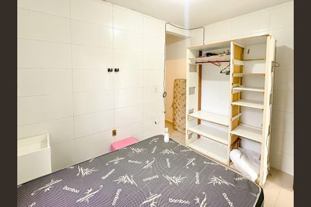 Quarto  de kitnet/studio para alugar com 1 quarto, 35m² em São João do Rio Vermelho, Florianópolis