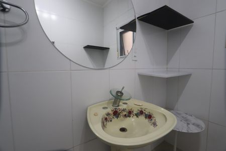 Casa para alugar com 130m², 2 quartos e 1 vagaBanheiro de Baixo