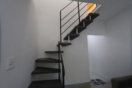 Casa para alugar com 130m², 2 quartos e 1 vagaEscada
