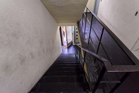 Apartamento para alugar com 51m², 2 quartos e 1 vaga Apartamento para alugar com 51m², 2 quartos e 1 vagaEscada