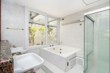 Foto 03 de casa à venda com 3 quartos, 340m² em Campo Belo, São Paulo