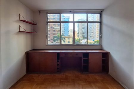 Quarto 1 de apartamento para alugar com 3 quartos, 80m² em Icaraí, Niterói