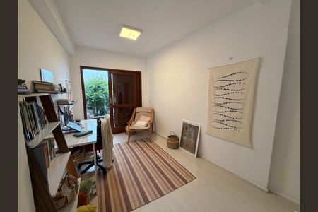 Casa de condomínio à venda com 120m², 1 quarto e 1 vaga Casa de condomínio à venda com 120m², 1 quarto e 1 vagaEscritório