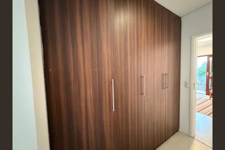Casa de condomínio à venda com 120m², 1 quarto e 1 vaga Casa de condomínio à venda com 120m², 1 quarto e 1 vagaCloset