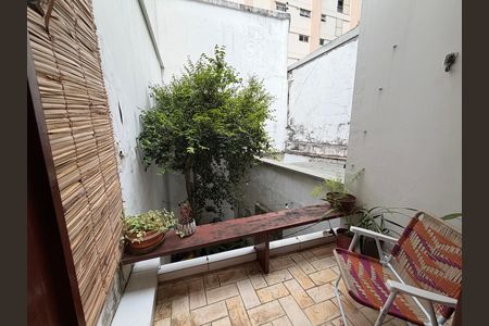Casa de condomínio à venda com 120m², 1 quarto e 1 vaga Casa de condomínio à venda com 120m², 1 quarto e 1 vagaQuintal