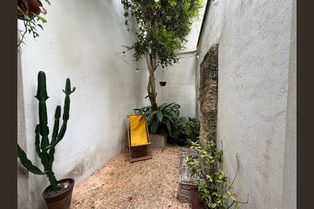 Casa de condomínio à venda com 120m², 1 quarto e 1 vaga Casa de condomínio à venda com 120m², 1 quarto e 1 vagaQuintal