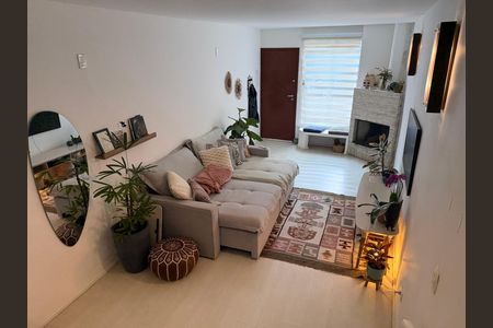 Casa de condomínio à venda com 120m², 1 quarto e 1 vaga Casa de condomínio à venda com 120m², 1 quarto e 1 vagaSala