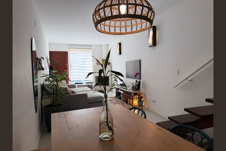 Casa de condomínio à venda com 120m², 1 quarto e 1 vaga Casa de condomínio à venda com 120m², 1 quarto e 1 vagaSala