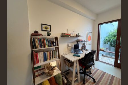 Casa de condomínio à venda com 120m², 1 quarto e 1 vaga Casa de condomínio à venda com 120m², 1 quarto e 1 vagaEscritório