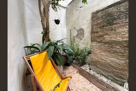 Casa de condomínio à venda com 120m², 1 quarto e 1 vaga Casa de condomínio à venda com 120m², 1 quarto e 1 vagaQuintal