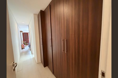 Casa de condomínio à venda com 120m², 1 quarto e 1 vaga Casa de condomínio à venda com 120m², 1 quarto e 1 vagaCloset