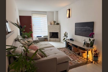 Casa de condomínio à venda com 120m², 1 quarto e 1 vaga Casa de condomínio à venda com 120m², 1 quarto e 1 vagaSala
