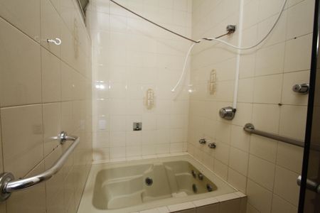 Casa à venda com 370m², 4 quartos e 3 vagasBanheiro Social