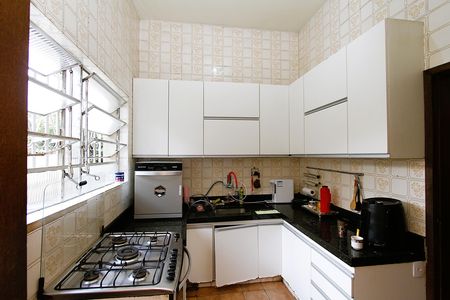 Casa à venda com 370m², 4 quartos e 3 vagasCozinha