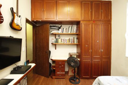 Casa à venda com 370m², 4 quartos e 3 vagasQuarto 