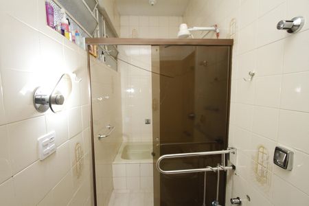 Casa à venda com 370m², 4 quartos e 3 vagasBanheiro Social