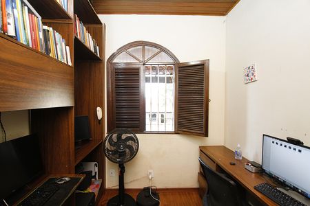Casa à venda com 370m², 4 quartos e 3 vagasEscritório 