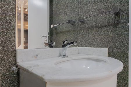Apartamento à venda com 83m², 2 quartos e 3 vagas Apartamento à venda com 83m², 2 quartos e 3 vagasLavabo