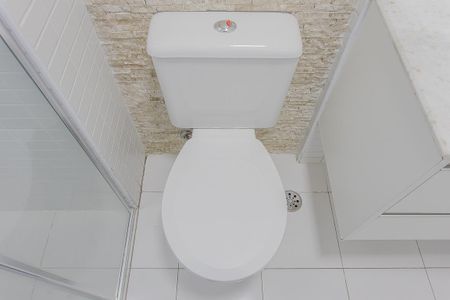 Apartamento à venda com 83m², 2 quartos e 3 vagas Apartamento à venda com 83m², 2 quartos e 3 vagasBanheiro da Suíte 1