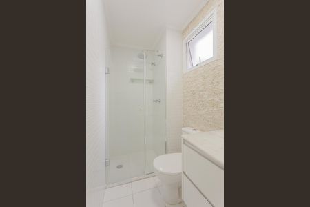 Apartamento à venda com 83m², 2 quartos e 3 vagas Apartamento à venda com 83m², 2 quartos e 3 vagasBanheiro da Suíte 1