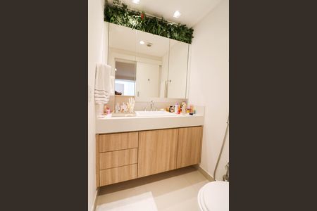 Apartamento à venda com 100m², 1 quarto e 2 vagas Apartamento à venda com 100m², 1 quarto e 2 vagasBanheiro da Suíte 1