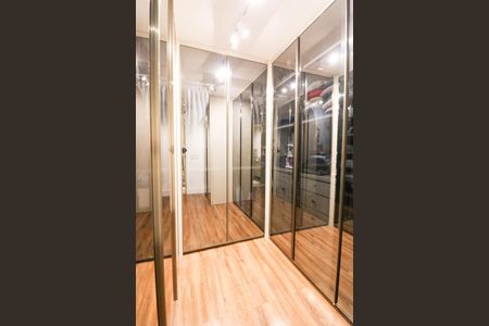 Apartamento à venda com 100m², 1 quarto e 2 vagas Apartamento à venda com 100m², 1 quarto e 2 vagasCloset