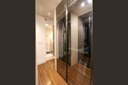 Apartamento à venda com 100m², 1 quarto e 2 vagas Apartamento à venda com 100m², 1 quarto e 2 vagasCloset