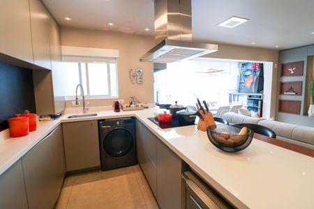 Apartamento à venda com 100m², 1 quarto e 2 vagas Apartamento à venda com 100m², 1 quarto e 2 vagasSala / Cozinha
