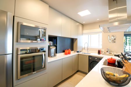 Apartamento à venda com 100m², 1 quarto e 2 vagas Apartamento à venda com 100m², 1 quarto e 2 vagasSala / Cozinha
