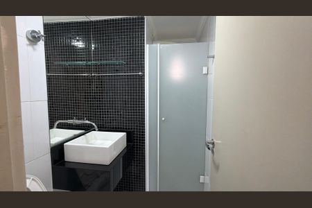 Apartamento à venda com 79m², 2 quartos e 1 vaga Apartamento à venda com 79m², 2 quartos e 1 vagaBanheiro