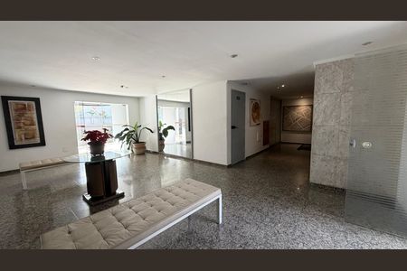 Apartamento à venda com 79m², 2 quartos e 1 vaga Apartamento à venda com 79m², 2 quartos e 1 vagaHall de entrada