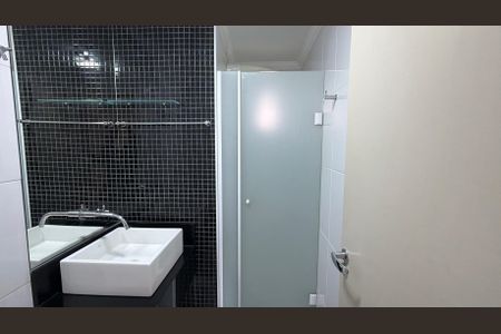 Apartamento à venda com 79m², 2 quartos e 1 vaga Apartamento à venda com 79m², 2 quartos e 1 vagaBanheiro