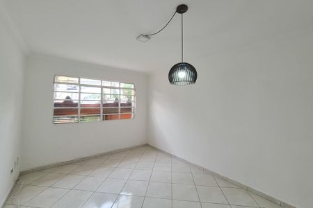 Casa para alugar com 74m², 2 quartos e 2 vagasSala