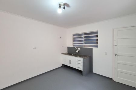 Casa para alugar com 74m², 2 quartos e 2 vagasCozinha