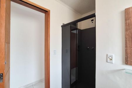 Casa para alugar com 74m², 2 quartos e 2 vagasBanheiro Social