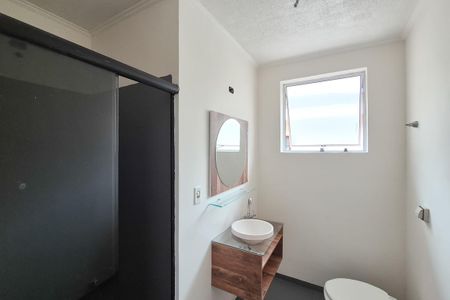 Casa para alugar com 74m², 2 quartos e 2 vagasBanheiro Social