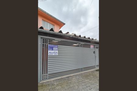 Casa para alugar com 74m², 2 quartos e 2 vagasFachada