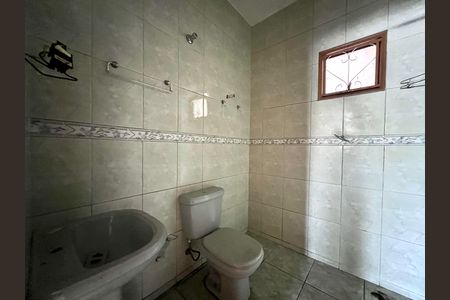 Banheiro Social de casa para alugar com 3 quartos, 468m² em Floramar, Belo Horizonte
