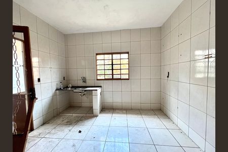 Cozinha de casa para alugar com 3 quartos, 468m² em Floramar, Belo Horizonte
