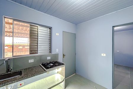 Cozinha de casa para alugar com 1 quarto, 32m² em Chácara Seis de Outubro, São Paulo