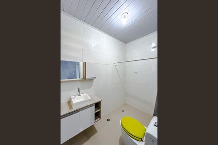 Banheiro de casa para alugar com 1 quarto, 32m² em Chácara Seis de Outubro, São Paulo