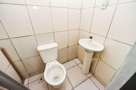 Casa à venda com 100m², 3 quartos e 1 vaga Casa à venda com 100m², 3 quartos e 1 vagaBanheiro de serviço