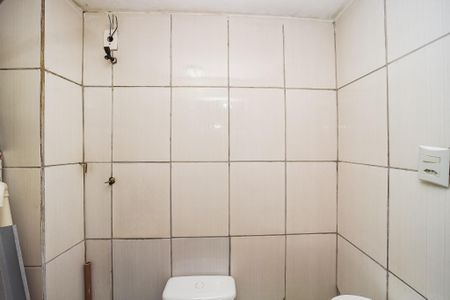 Casa à venda com 100m², 3 quartos e 1 vaga Casa à venda com 100m², 3 quartos e 1 vagaBanheiro de serviço