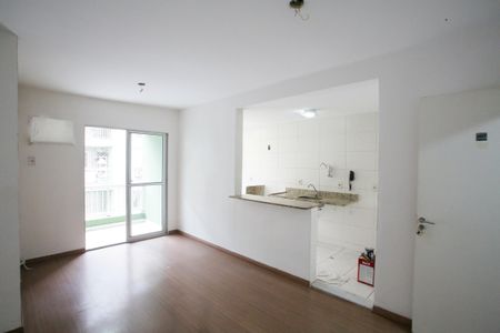 Sala de apartamento à venda com 3 quartos, 66m² em Taquara, Rio de Janeiro