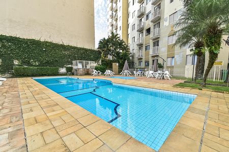 Apartamento à venda com 62m², 3 quartos e 1 vaga Apartamento à venda com 62m², 3 quartos e 1 vagaÁrea comum - Piscina