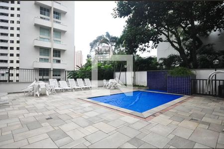 Apartamento à venda com 72m², 3 quartos e 2 vagas Apartamento à venda com 72m², 3 quartos e 2 vagasPiscina