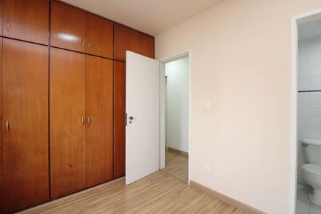 Apartamento à venda com 72m², 3 quartos e 2 vagas Apartamento à venda com 72m², 3 quartos e 2 vagasSuíte