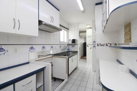 Apartamento à venda com 72m², 3 quartos e 2 vagas Apartamento à venda com 72m², 3 quartos e 2 vagasCozinha